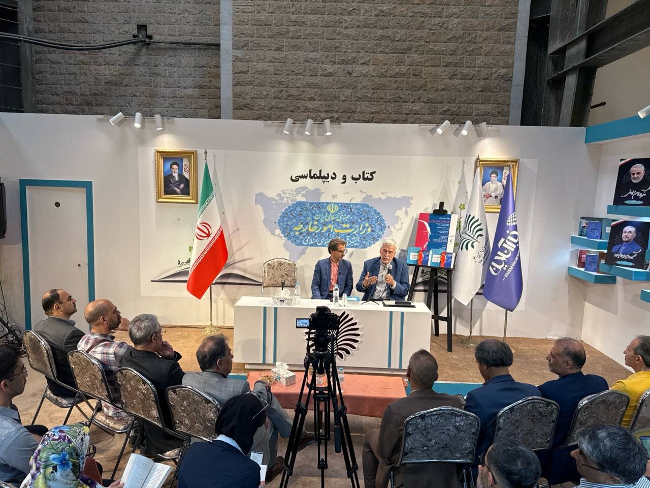 کتاب | نمایشگاه پوشش زنده نشست «روسیه در عصر پوتین» در نمایشگاه کتاب/ عباس ملکی: پوتین تزار جدید است