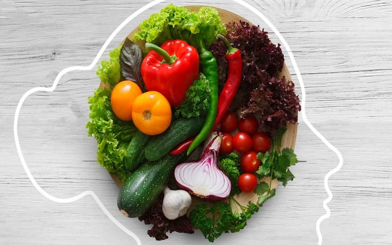 برای تقویت مغز چی بخوریم؟ بهترین مواد غذایی + ترفند های مفید